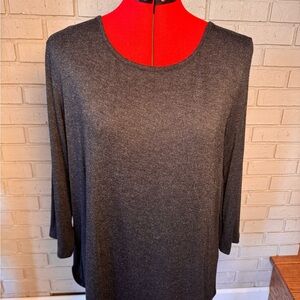 Le Lis Charcoal Gray Lace-Back High-Low Top – Size Large excellent condition